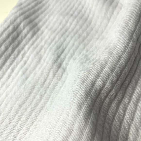 Neva Esancia Lace Front Cropped Tank top: White - Picture 3 of 4